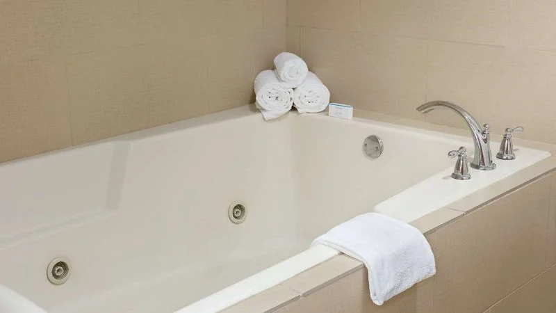 Hampton Inn & Suites Manchester-Bedford