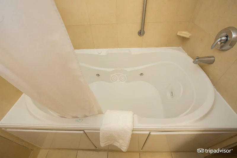 Hampton Inn & Suites Staten Island