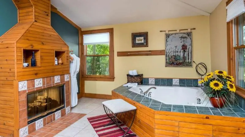 Highland Lake Inn & Resort