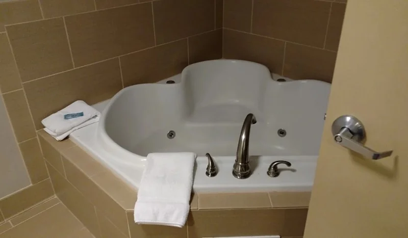 Holiday Inn Express Crestwood by IHG