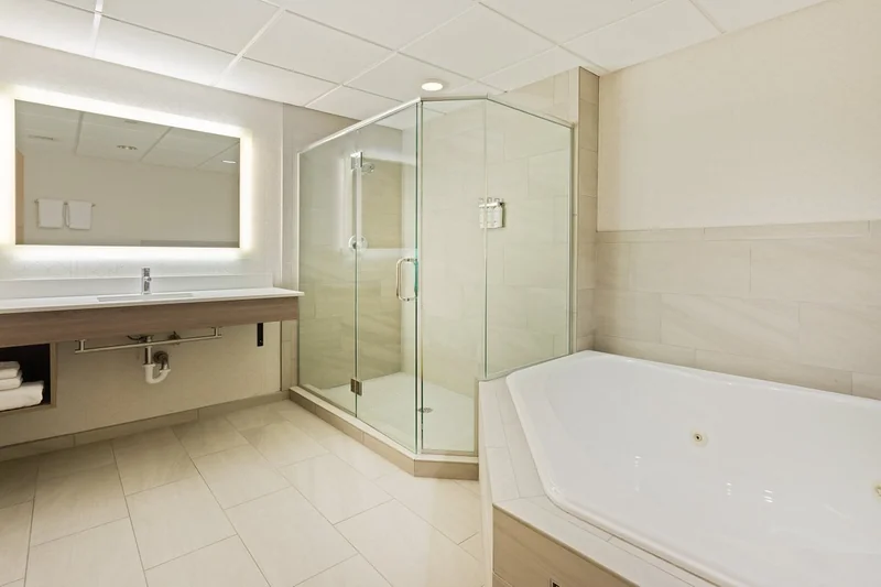 Holiday Inn Express Hauppauge-Long Island