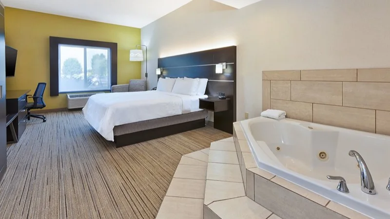 Holiday Inn Express Hotel & Suites Cleveland – Richfield by IHG