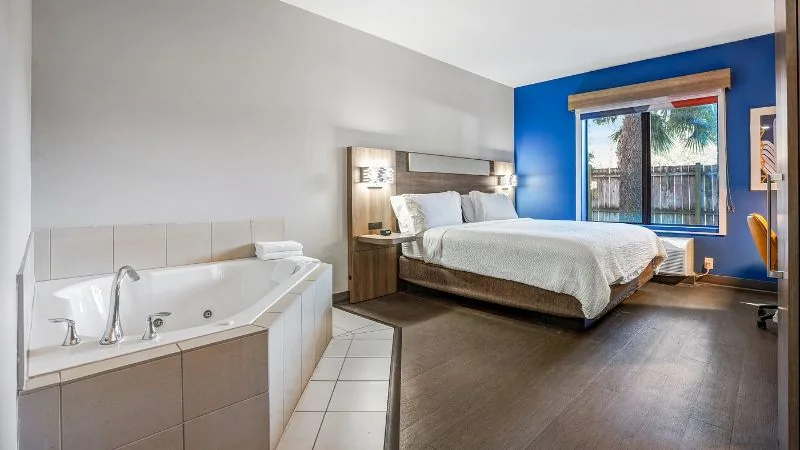 Holiday Inn Express Hotel & Suites Jacksonville – Mayport Beach