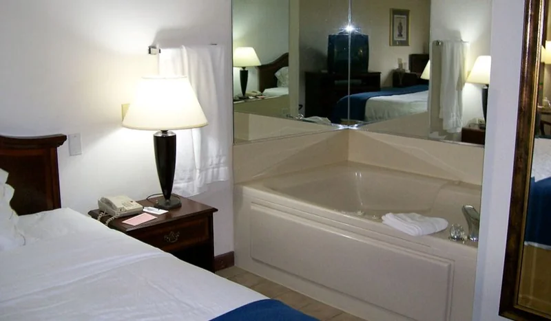 Holiday Inn Express & Suites Alliance by IHG