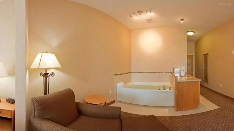 Holiday Inn Express & Suites Chesterfield by IHG