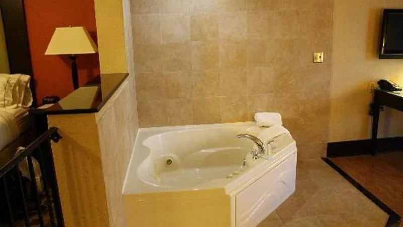 Holiday Inn Express & Suites Columbia-Fort Jackson by IHG