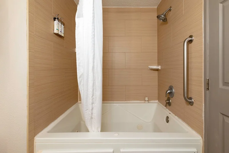 Holiday Inn Express & Suites Jacksonville Airport, an IHG Hotel