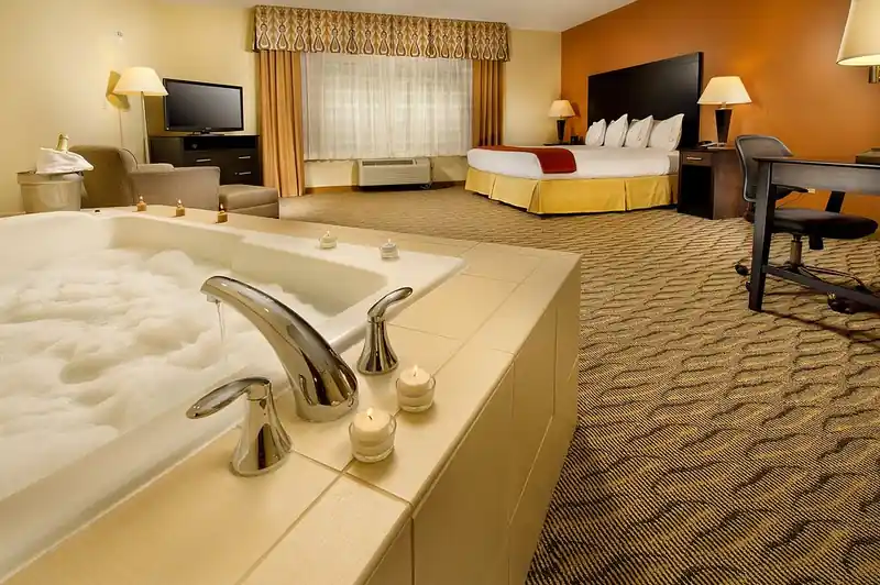 Holiday Inn Express & Suites Manassas by IHG