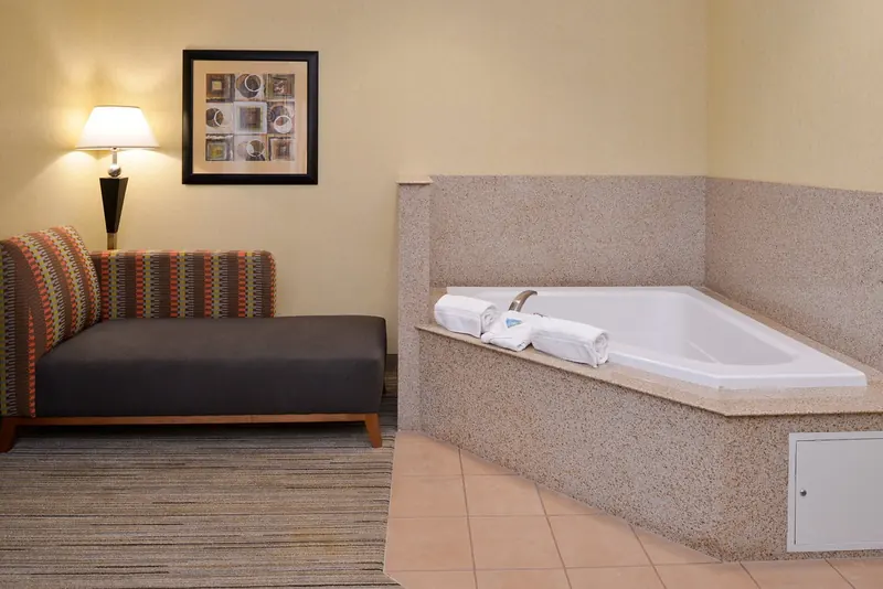 Holiday Inn Express & Suites Nampa – Idaho Center, an IHG Hotel