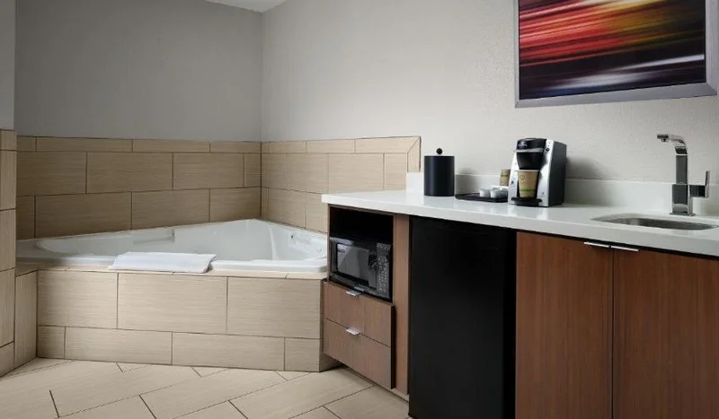 Holiday Inn Express & Suites New Orleans Airport South by IHG