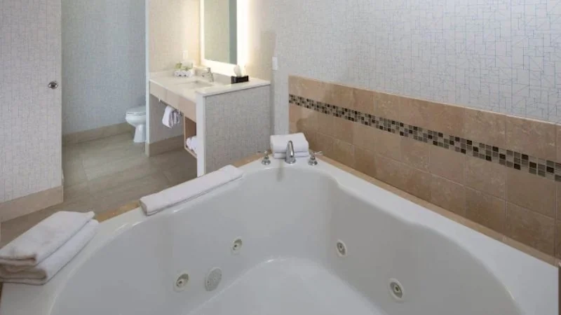 Holiday Inn Express & Suites Port Huron By IHG