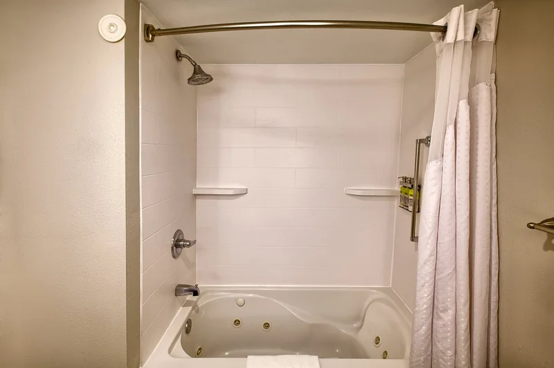 Holiday Inn Express & Suites Raleigh North – Wake Forest by IHG