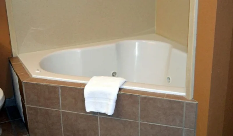 Holiday Inn Express & Suites Suffolk by IHG