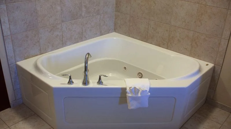Holiday Inn Express & Suites Youngstown West – Austintown by IHG