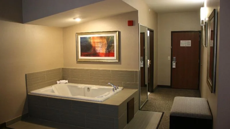 Holiday Inn Express Toledo North by IHG