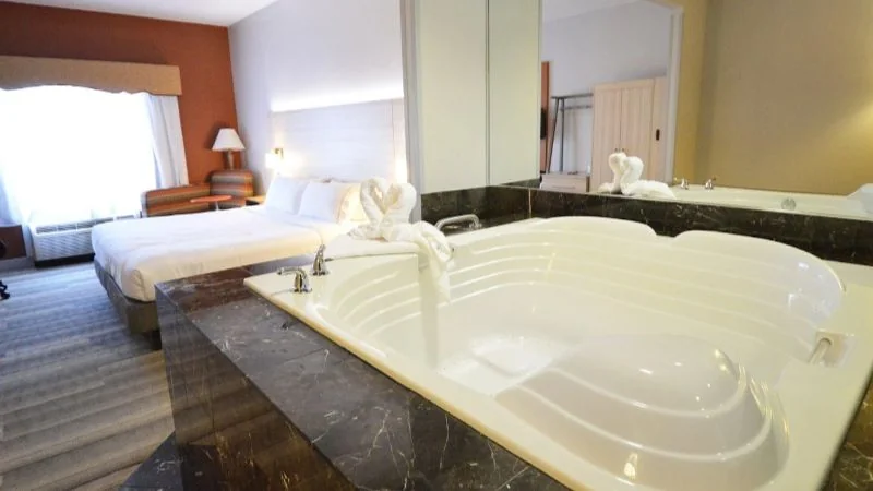 Holiday Inn Express Toledo-Oregon by IHG