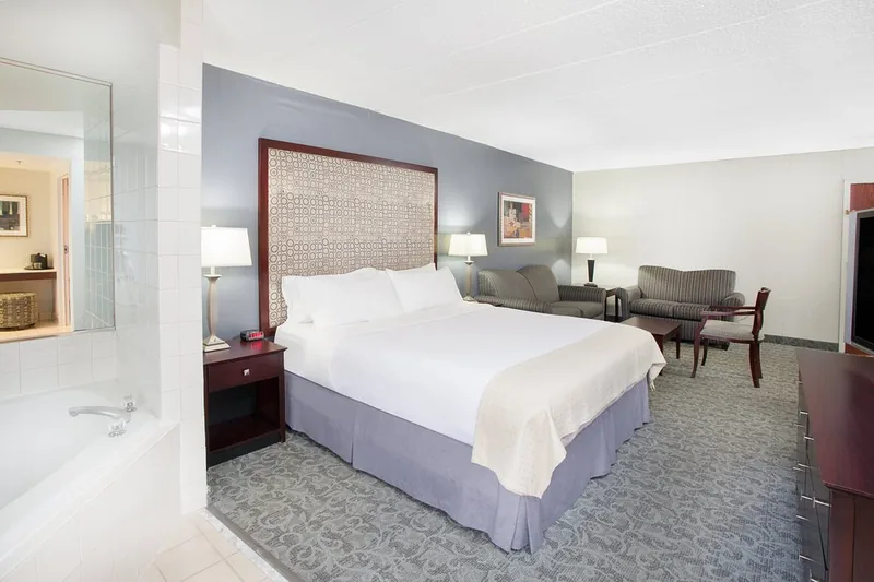 Holiday Inn & Suites Chicago-carol Stream (wheaton) By IHG
