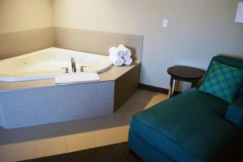 Holiday Inn & Suites Syracuse Airport – Liverpool by IHG