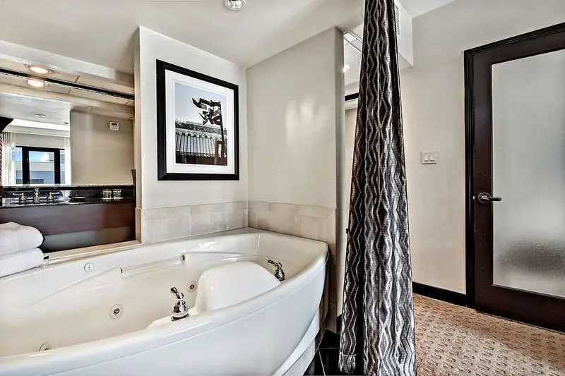 Hotel 43