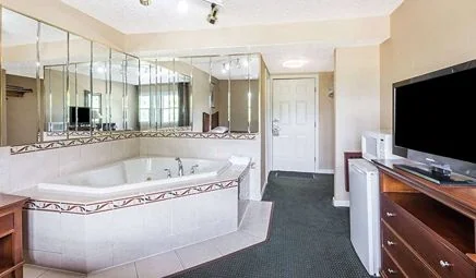 Howard Johnson by Wyndham Rocky Hill