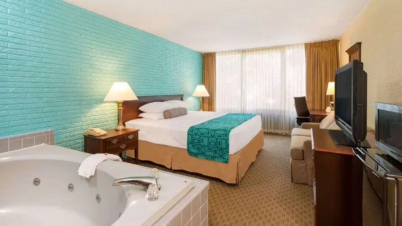 Howard Johnson by Wyndham Williamsburg