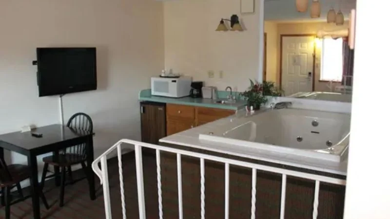 I-80 Inn & Suites