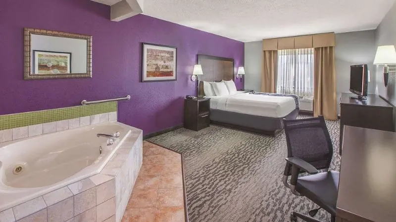La Quinta Inn & Suites by Wyndham Erie