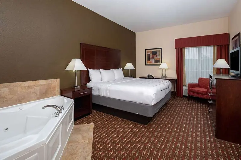 La Quinta Inn & Suites by Wyndham Macon West