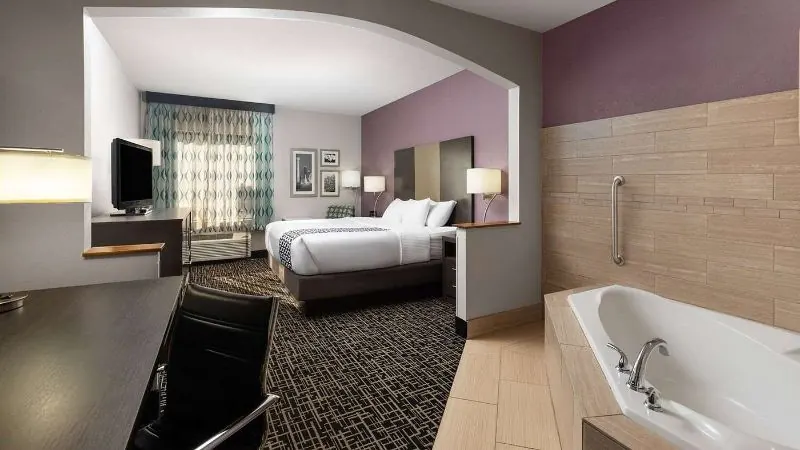 La Quinta Inn & Suites by Wyndham Snellville-Stone Mountain