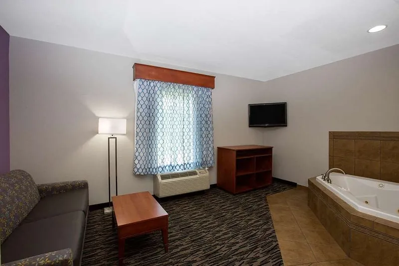 La Quinta Inn & Suites by Wyndham Tupelo