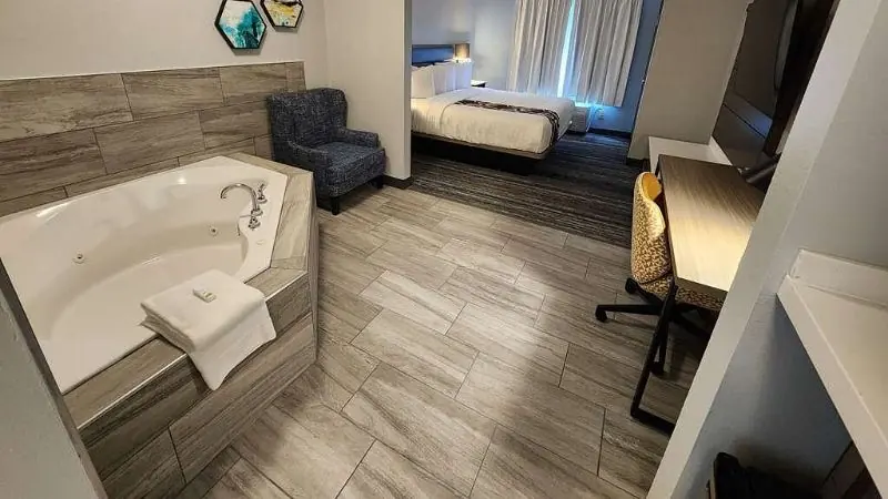 La Quinta Inn & Suites by Wyndham Warner Robins – Robins AFB