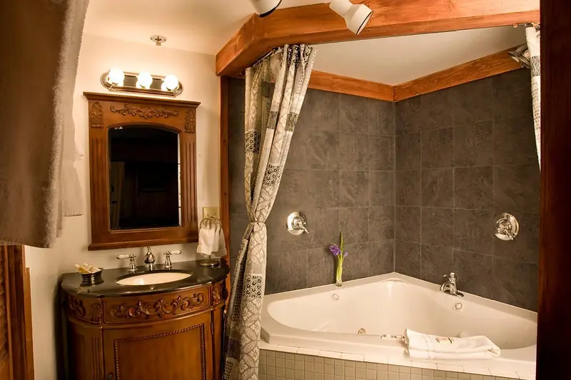 La Tourelle Inn & Spa