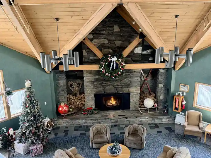 C20H· Loon Mountain Hotel resort.Pool, Hot tub, gameroom
