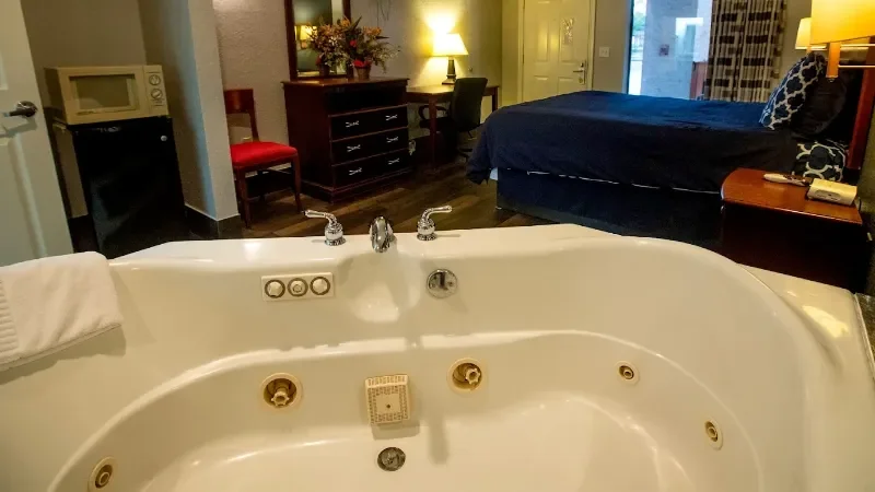 Magnolia Inn and Suites