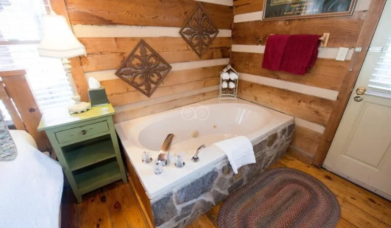 Mountainaire Inn and Log Cabins