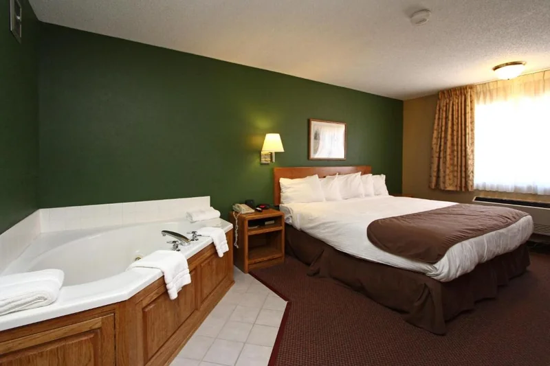 New Victorian Inn & Suites