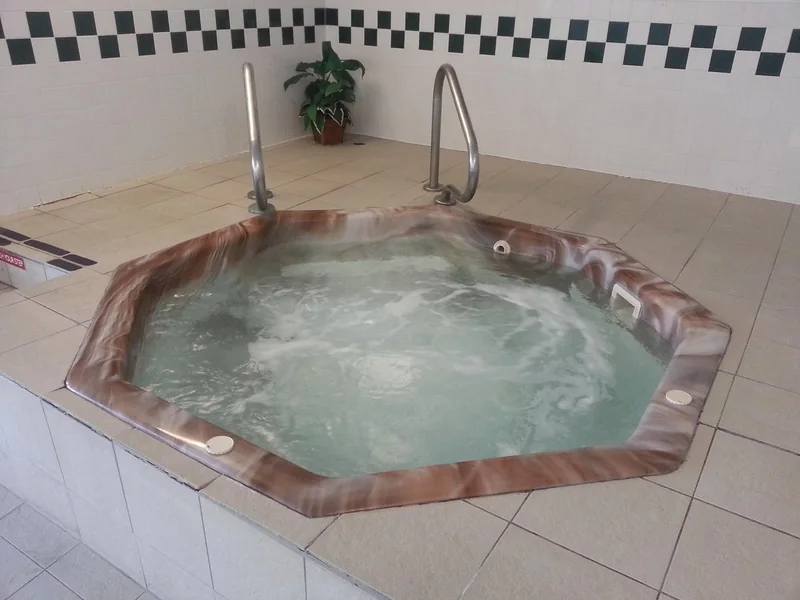 Quality Inn and Suites Des Moines airport