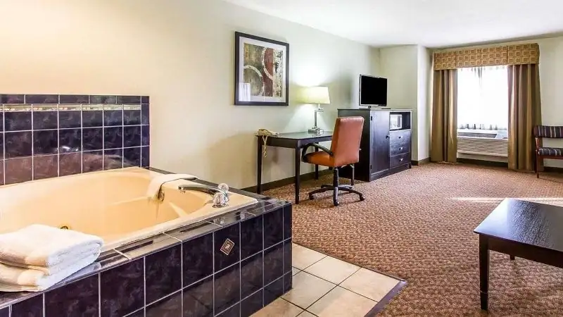 Quality Inn Pontiac