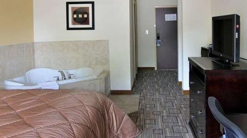 Quality Inn & Suites Greenville