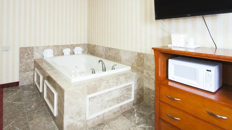 Quality Inn & Suites Kansas City – Independence I-70 East