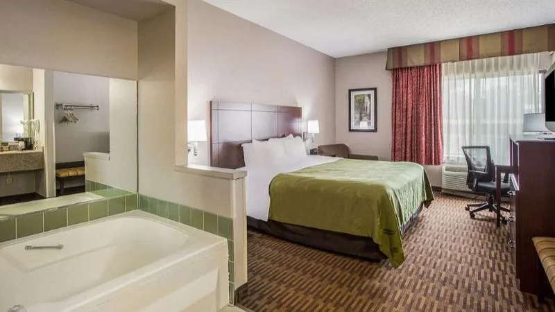 Quality Inn & Suites Lawrence – University Area