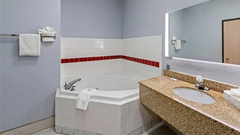 Quality Inn & Suites Manhattan
