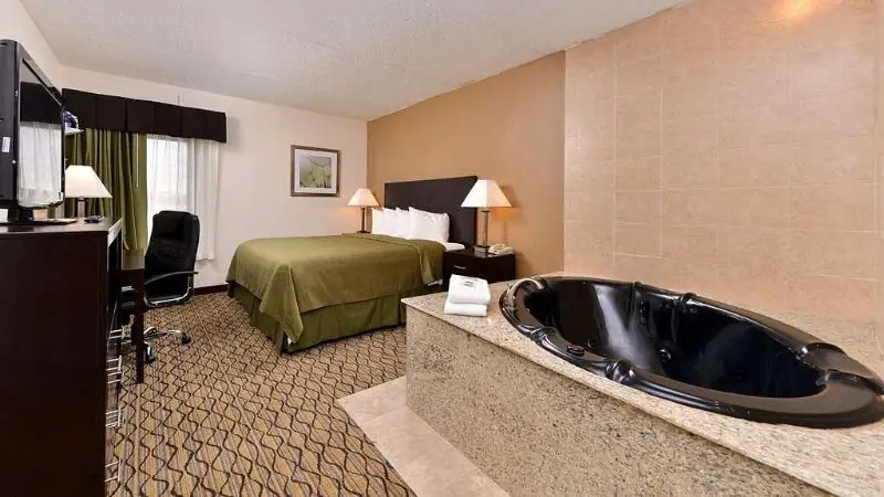 Quality Inn & Suites Matteson Near I-57