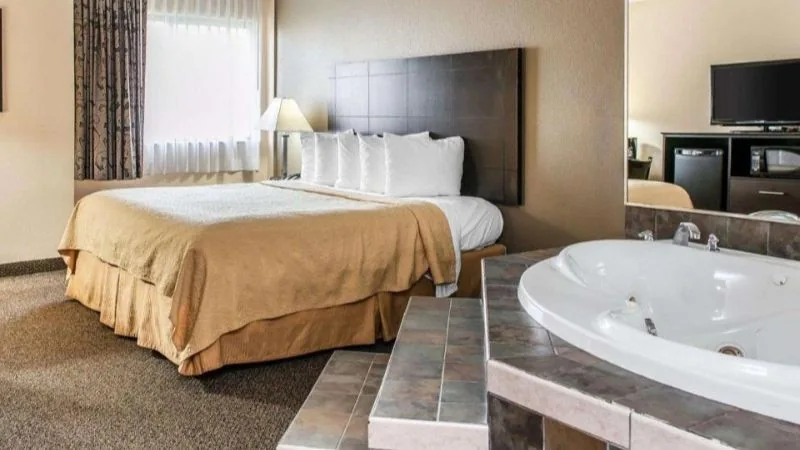 Quality Inn & Suites Mattoon South