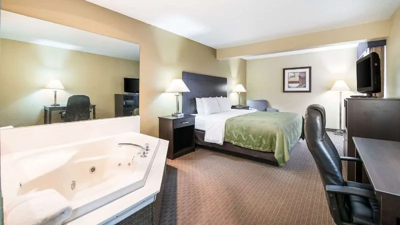 Quality Inn & Suites, Menomonie