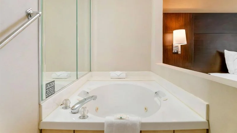 Quality Inn & Suites Monroe