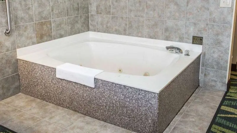 Quality Inn & Suites South Bend Airport