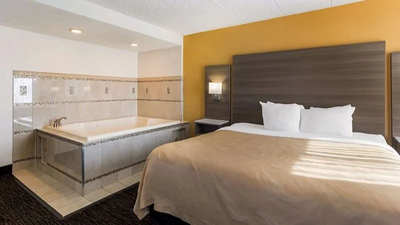 Quality Suites Milwaukee Airport