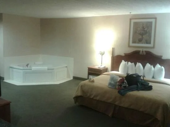 Quality Suites Pineville – Charlotte