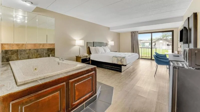 Red Carpet Inn & Suites